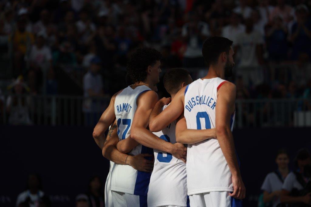 Vidéo des ahtlètes de l'équipe de Basket 3x3 après avoir emporté la médaille d'argent / Video of the athletes of the France Olympic men’s 3x3 basketball team, supported by Caisse d'Epargne, silver medallists in Paris 2024.